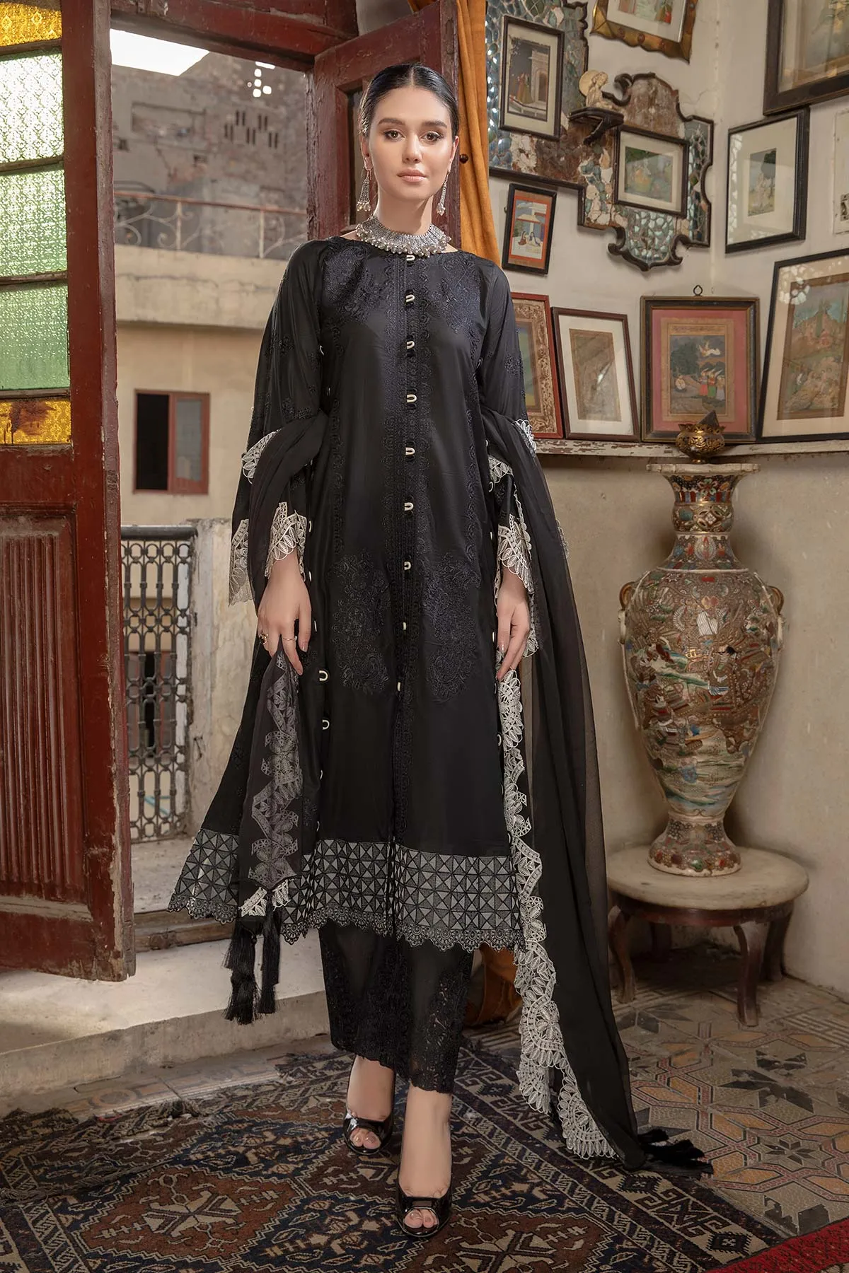 3 Pc Unstitched Embroidered Lawn With Chiffon Dupatta CQ-07