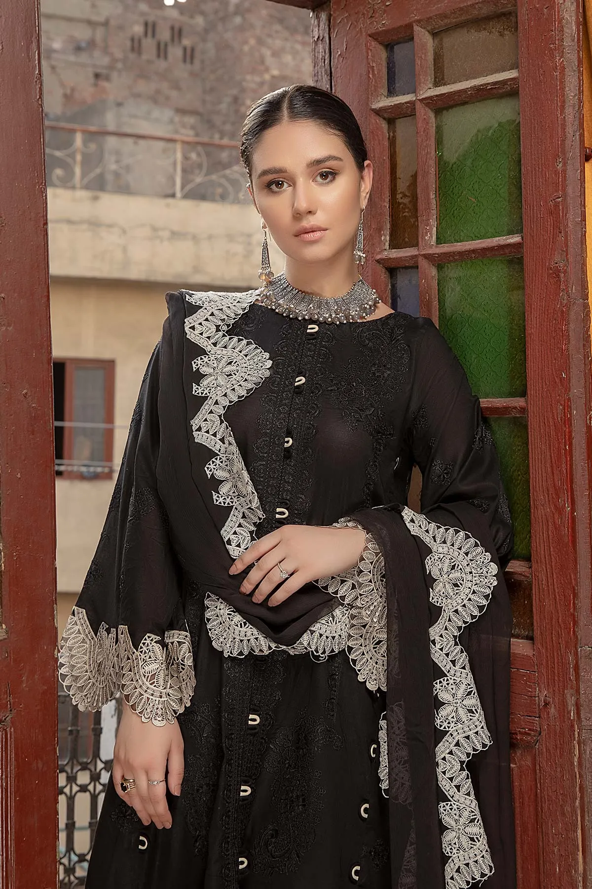 3 Pc Unstitched Embroidered Lawn With Chiffon Dupatta CQ-07