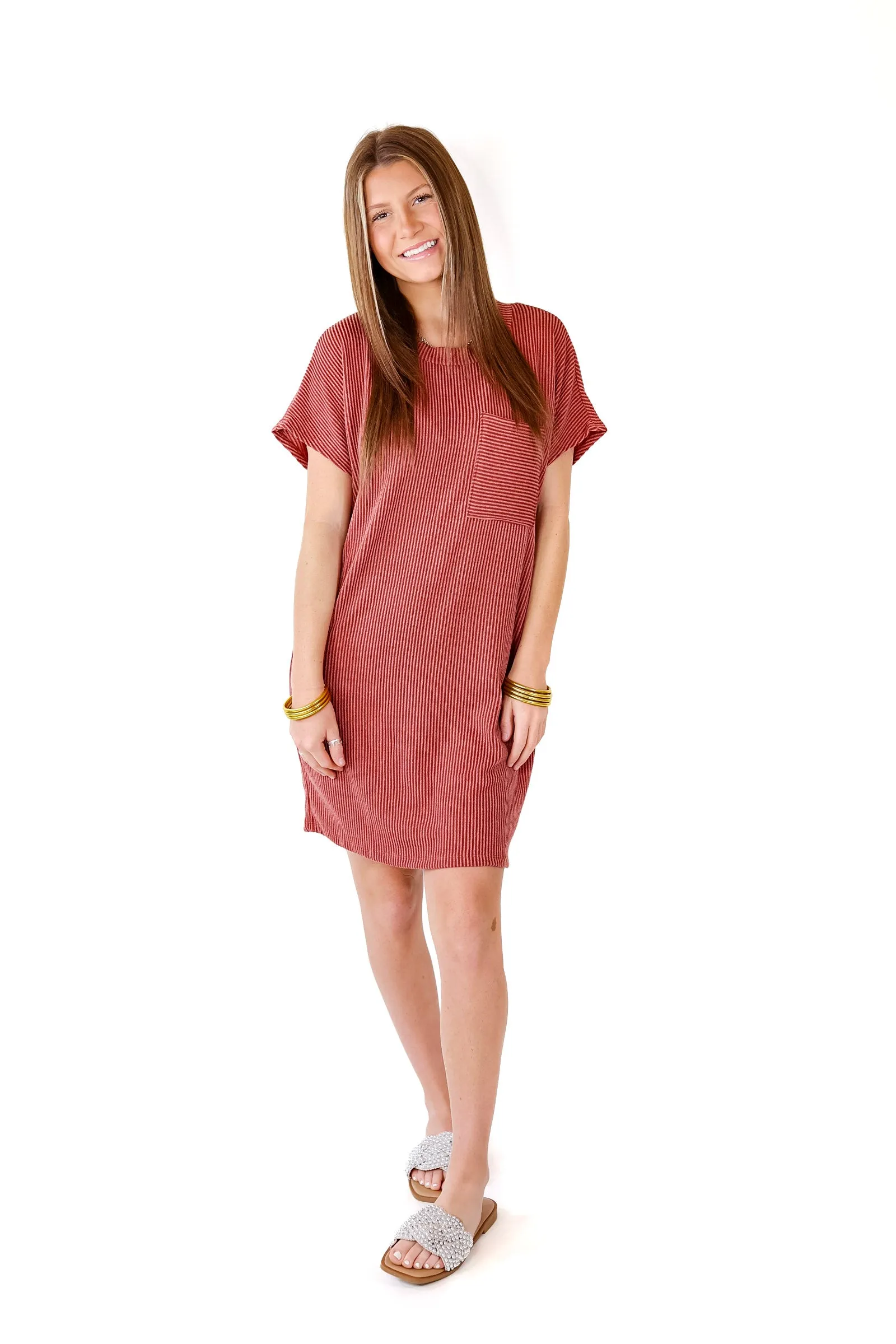 Coffee and Carefree Ribbed Short Sleeve Dress with Front Pocket in Rust Red