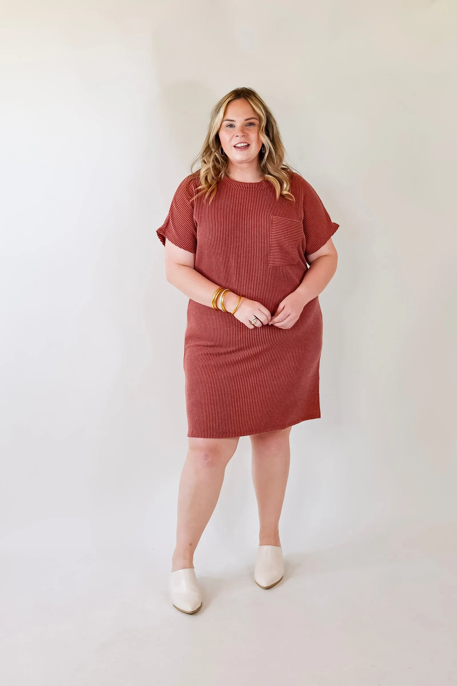 Coffee and Carefree Ribbed Short Sleeve Dress with Front Pocket in Rust Red