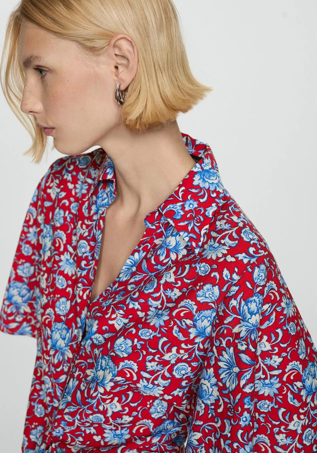 Floral-print shirt with knot detail