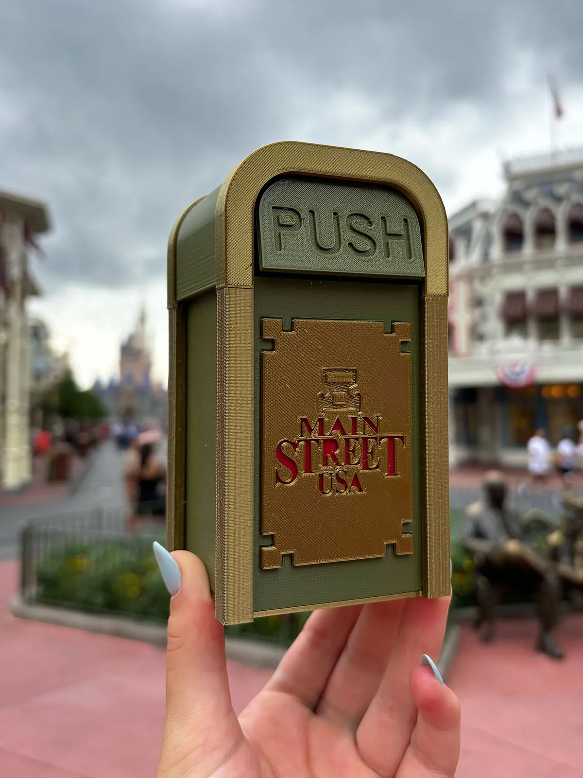 Main Street USA Desktop Trash Can