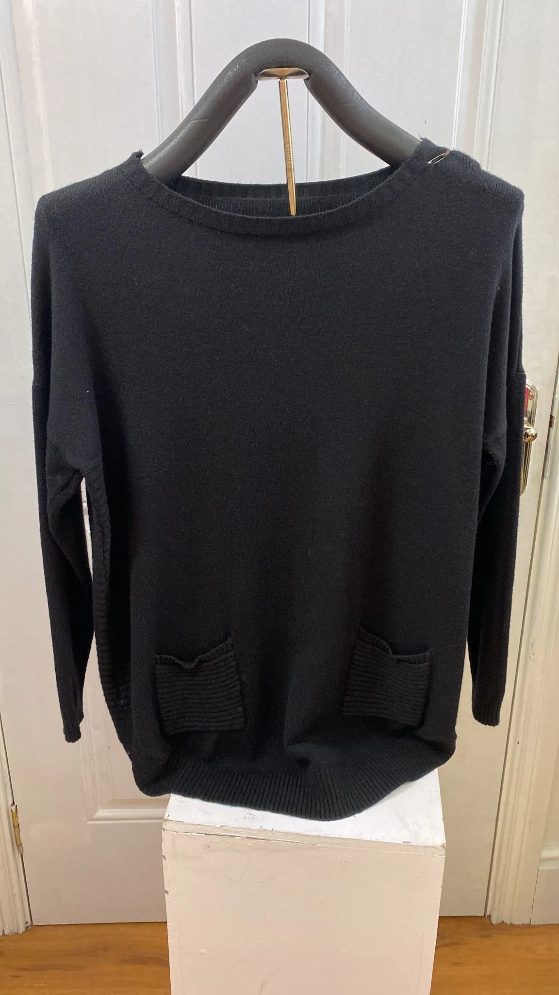 One Size Black Knit Jumper with Front Pockets- C. Valentyne