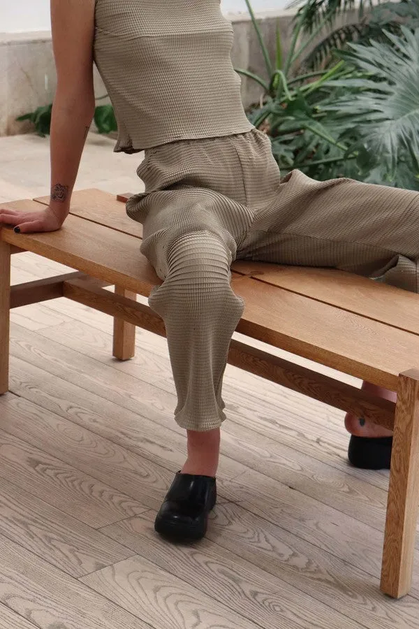 Simple Pleat Pant in Khaki