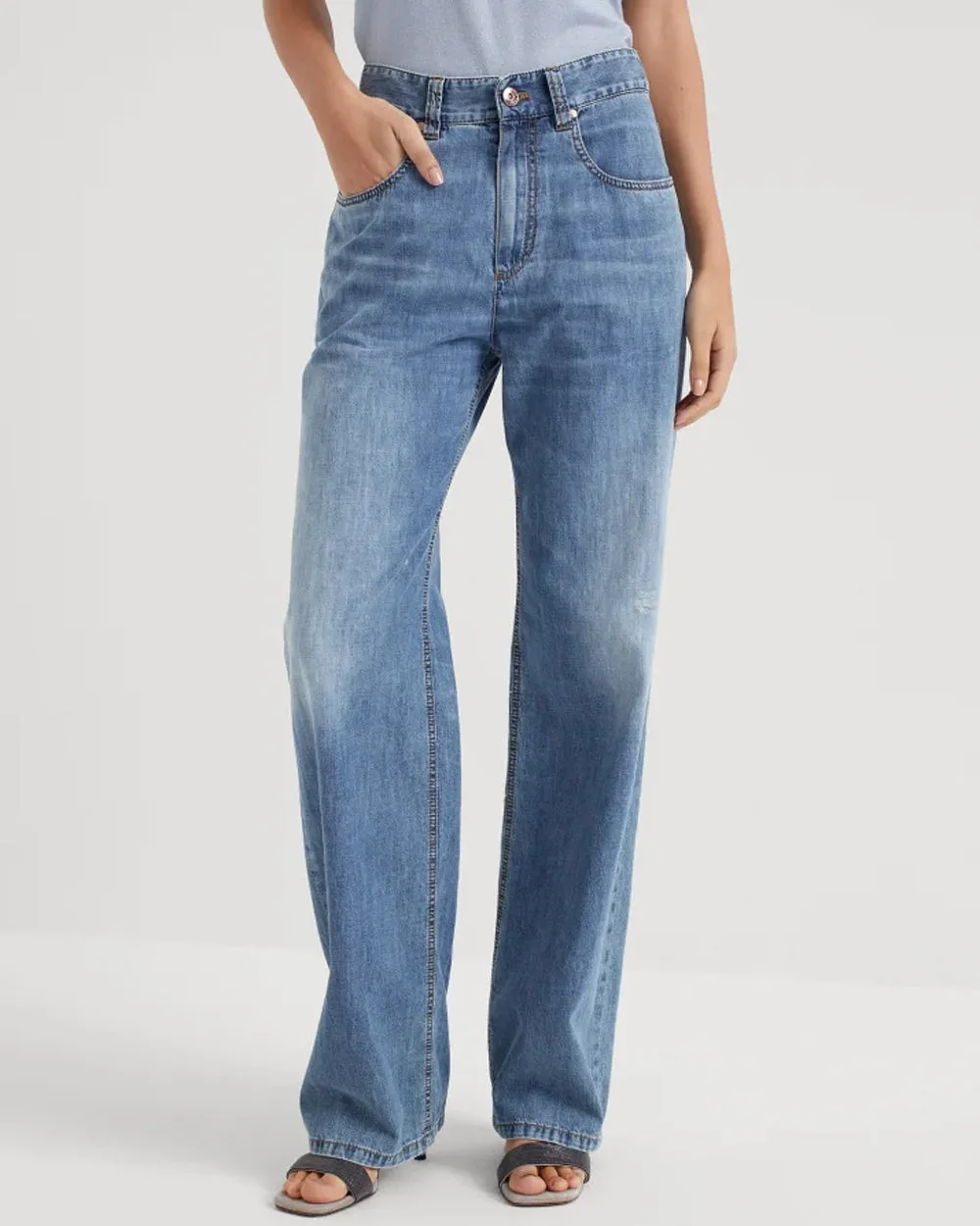 Super Light Straight Leg Jean in Medium Wash